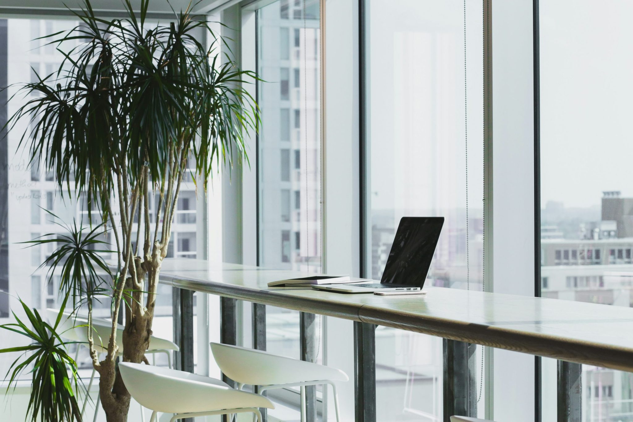 Experts de boutiques Shopify - La Fabrique Shopify Montréal alesia kaz vwcplbhglyc unsplash scaled